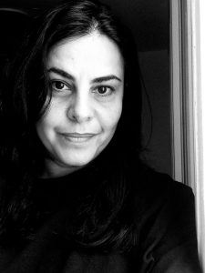 צילום פורטרט שחור לבן של היועצת רחלי דקל